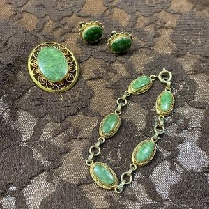 Green and gold jewelry set